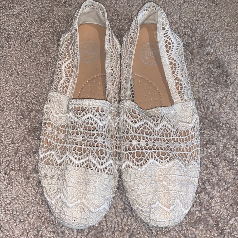 Lace shoes / flats